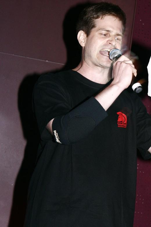 DefIce singing