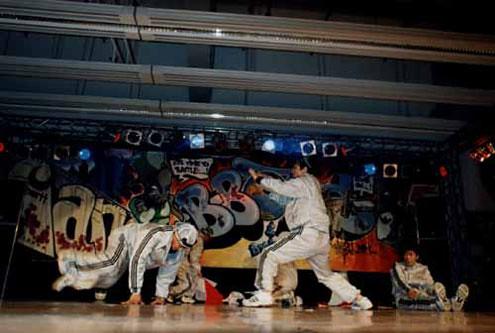 Show routine at BOTY 1998